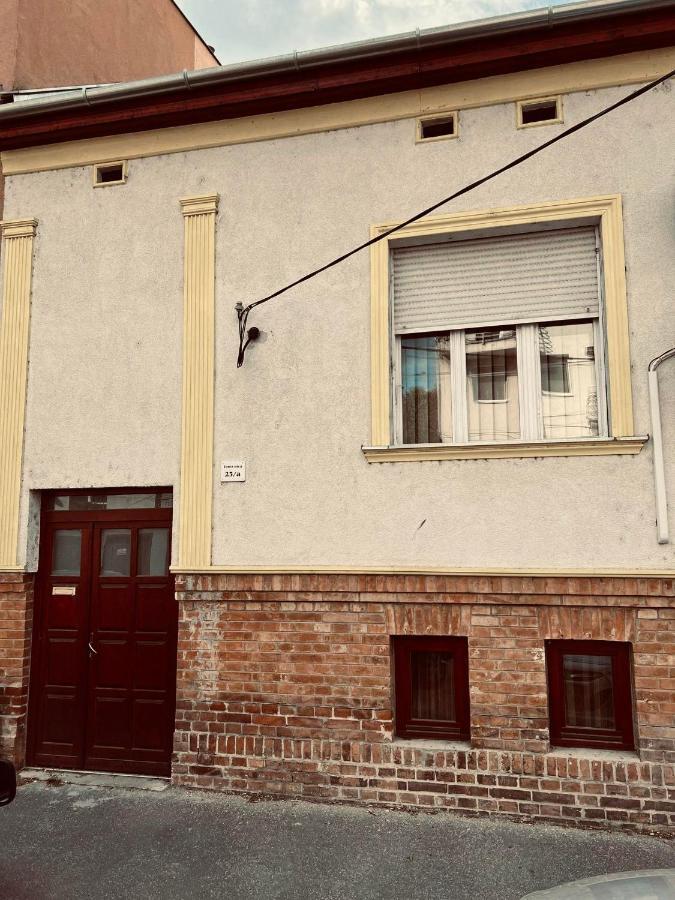 Best Price Guesthouse Seghedin Exterior foto