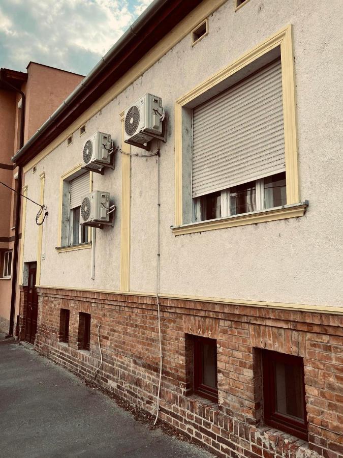 Best Price Guesthouse Seghedin Exterior foto